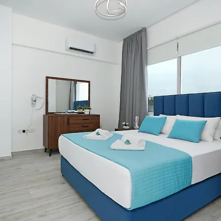 Napa Blu * アヤナパ